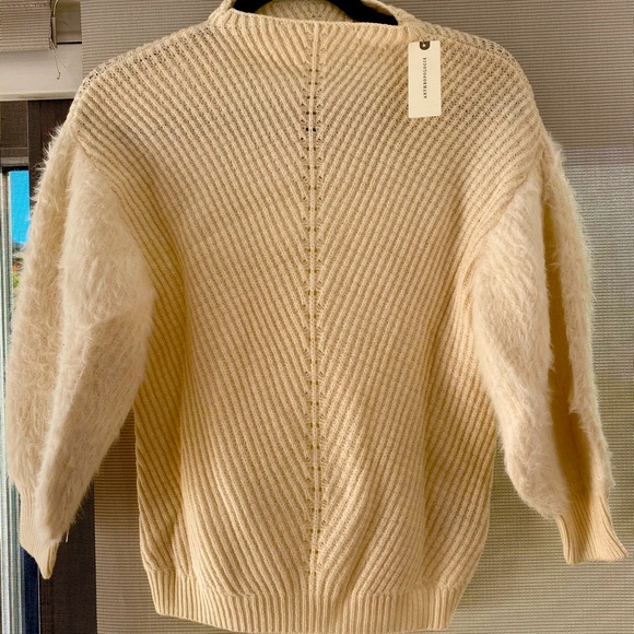 Sweater - Picture 1 of 4